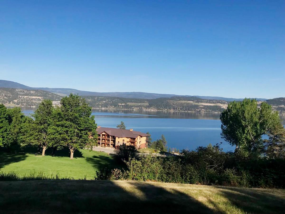 Cozystay Signature Lake Okanagan Resort Kelowna Exteriör bild